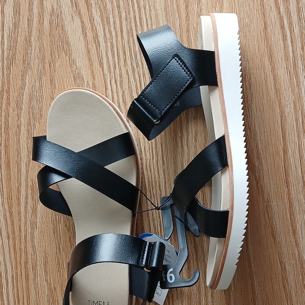 Time and Tru Women's 9.5 Comfort Sandal - Picture 6 of 10
